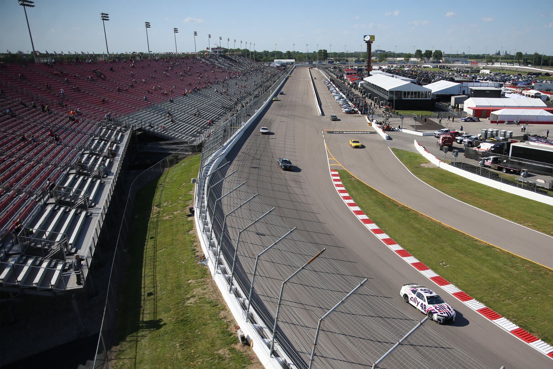 Practice Enjoy Illinois 300 on Friday